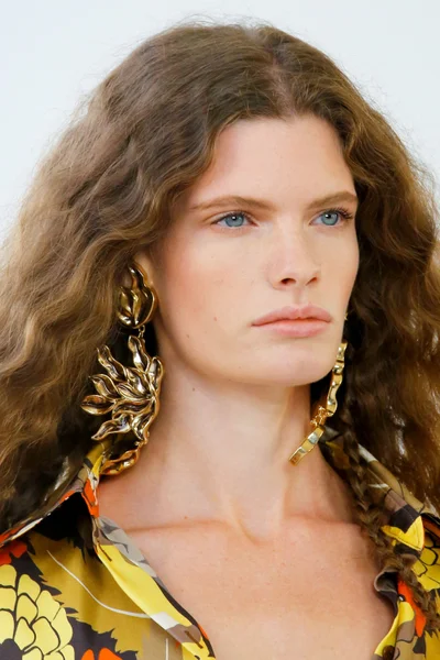 Look 8